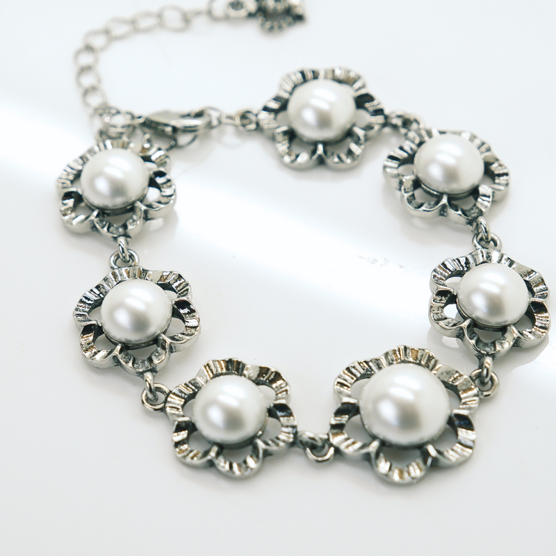 Floral Pearl Bracelet